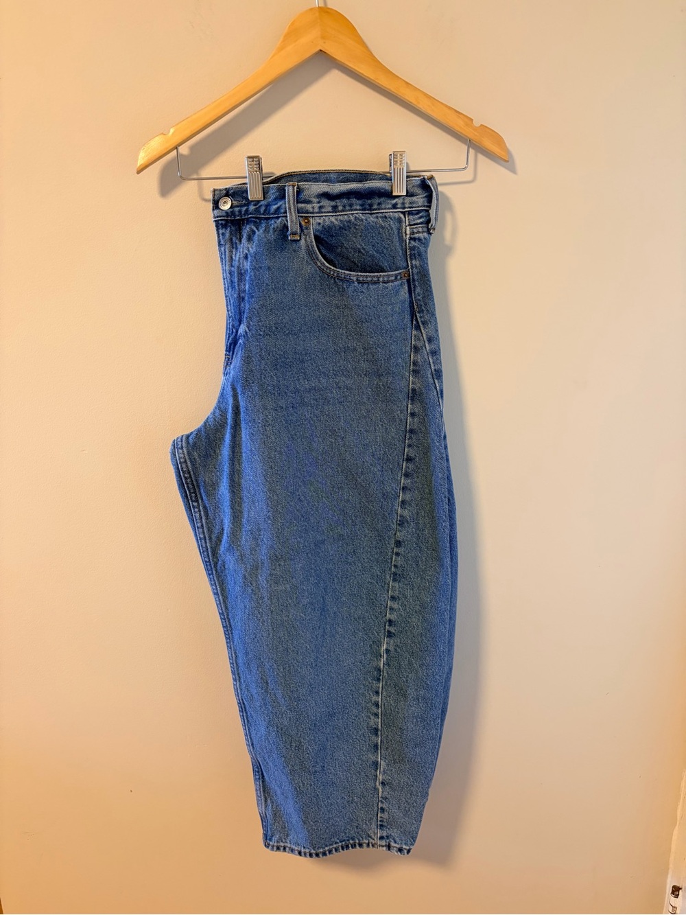 Abercrombie Mid Rise Barrel Jeans - 33/16s - Picture 6 of 6